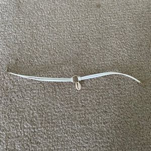 White faux leather seashell choker necklace